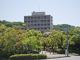 神戸市外国語大学（外国語学部第２部）